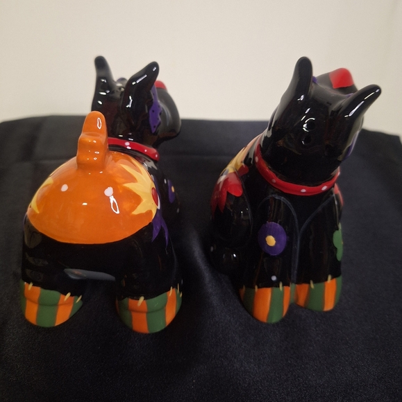 Scottie Salt & Pepper Shakers - Picture 3 of 5
